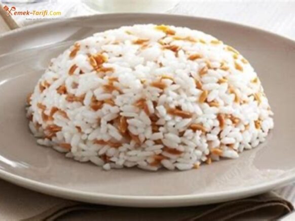 Lezzetli Şehriyeli Pirinç Pilavı Tarifi